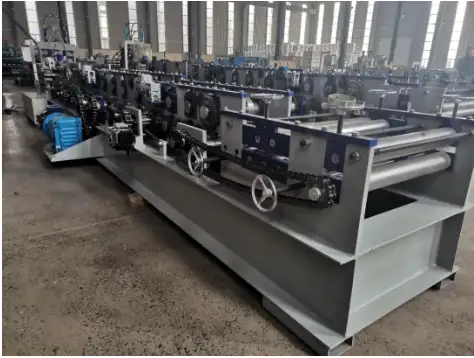 Автоматическая линия для производства кабельного лотка и крыши, фотография 4