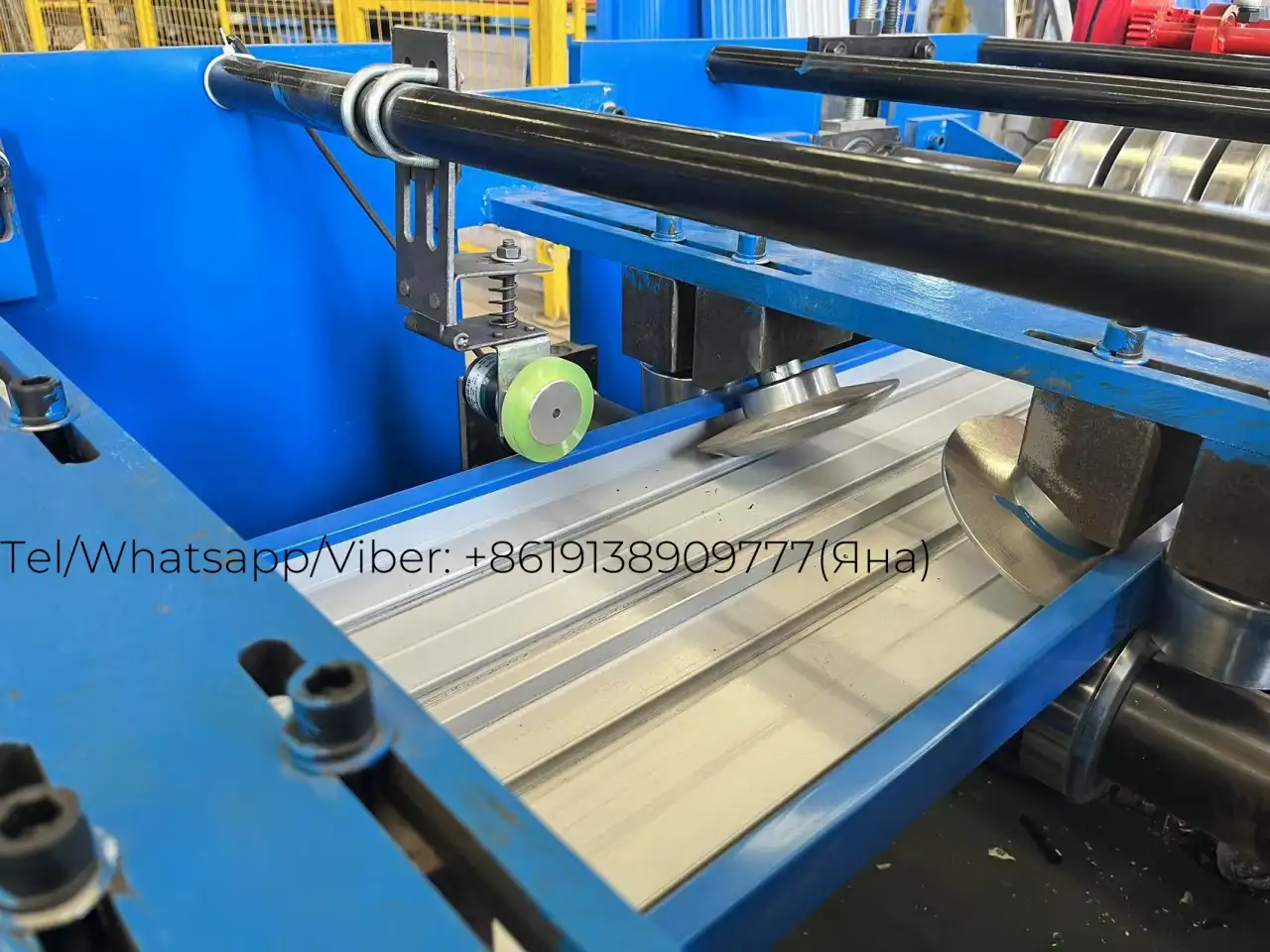 Станок для производства теплораспределительных пластин, фотография 2