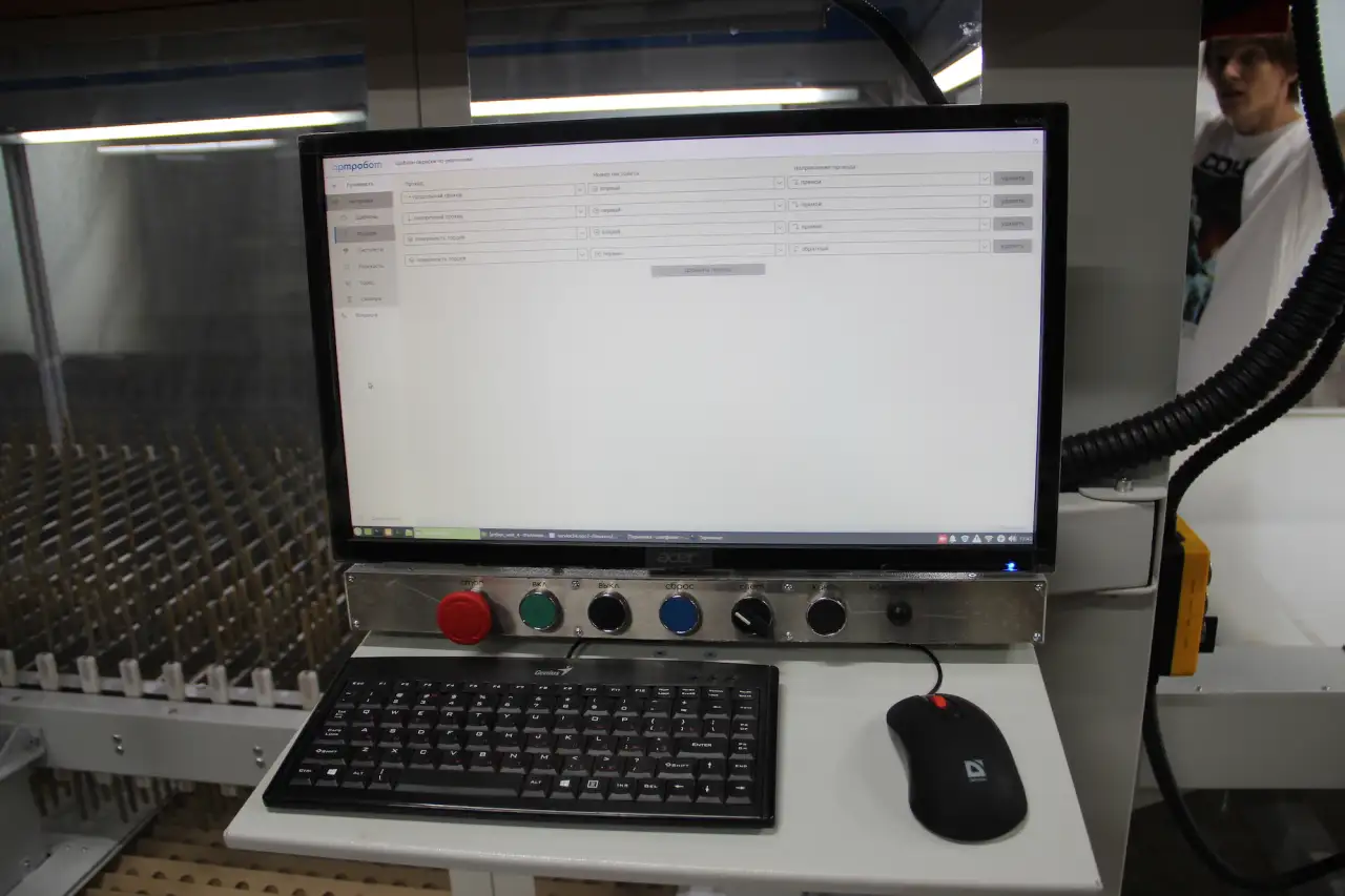 Покрасочная линия с ЧПУ для нанесения покрытий на изделия из мебели, фотография 4