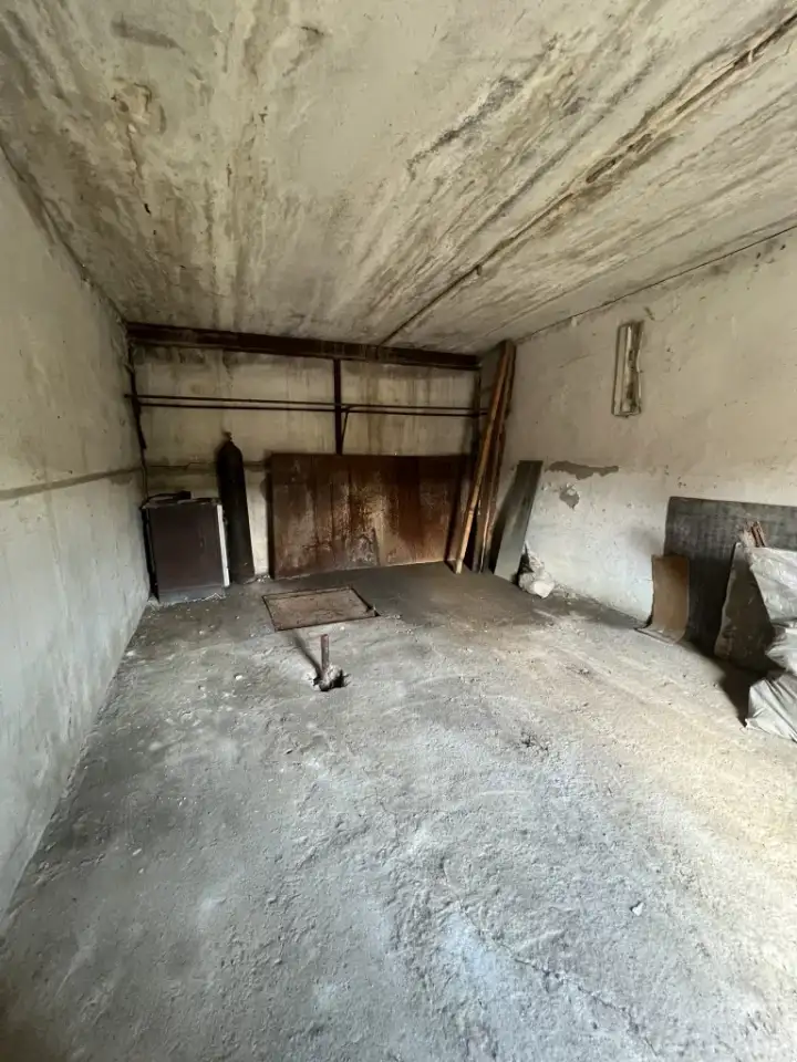 Гараж с новой кровлей !, Улица Кенжебек Кумисбеков, 3/2а, фотография 7