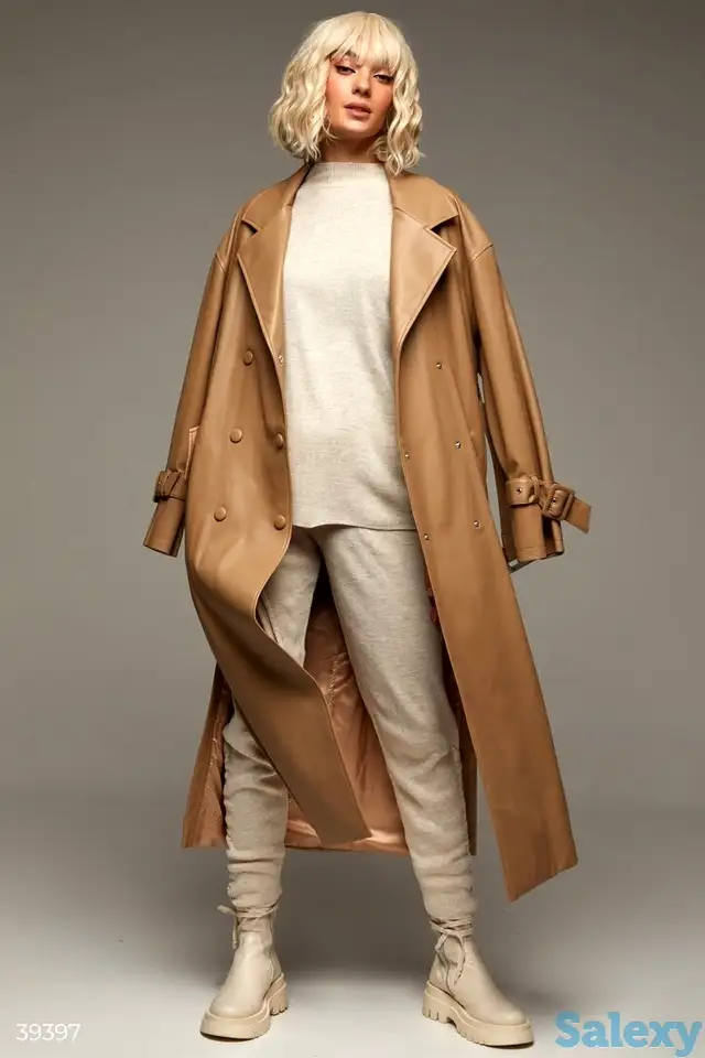 Бежевый костюм с завязками, фотография 1