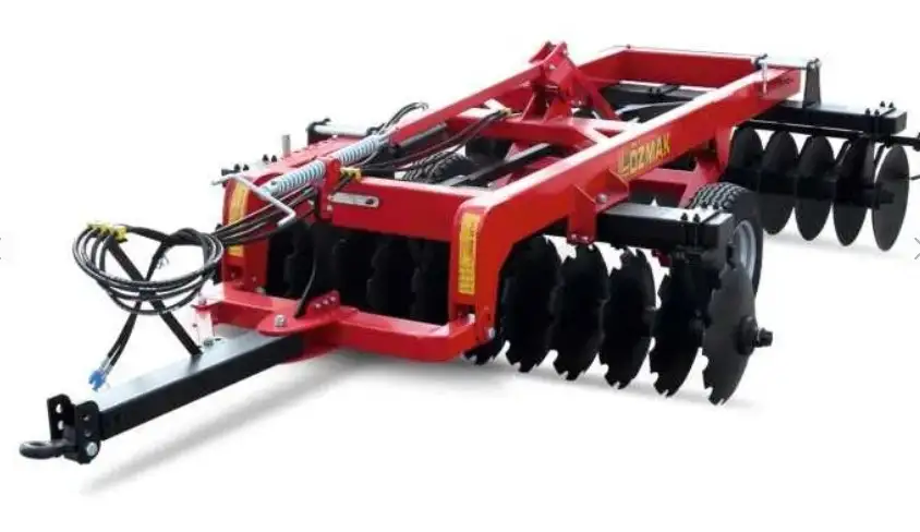 Буксируемая машина тяжелого типа с гидравлическим подъемником, фотография 1