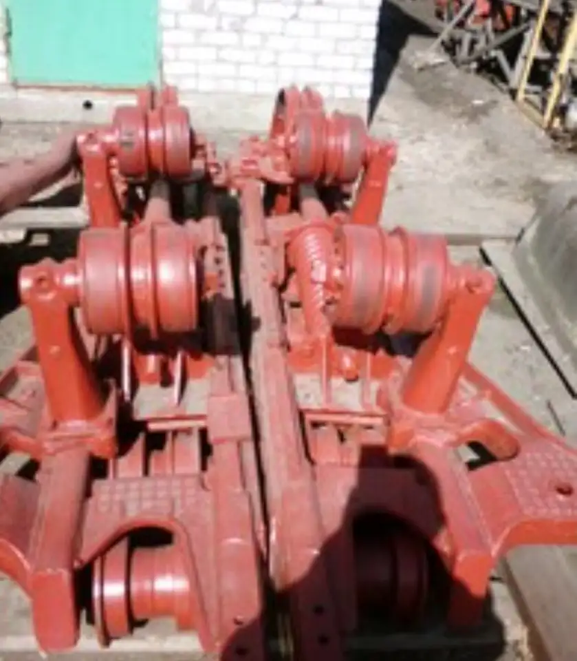 Продаётся Тележка леваяправая в сборе с катками старого образца для трактора Т-4А, фотография 1