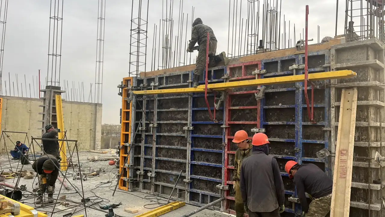 Красноярск.Центр.Строительство монолитных домов, фотография 4