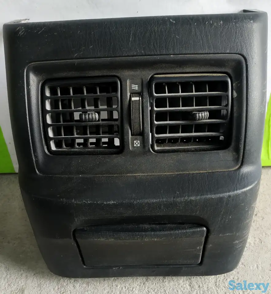 Консоль задняя.Лексус JS 300. Б.У., фотография 1