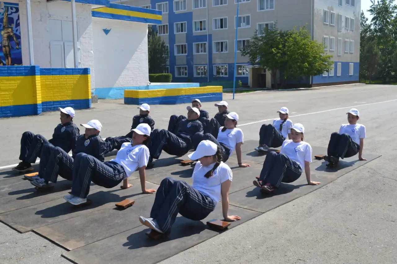 Универсальный спортивно-оздоровительный тренажёр Стадион на ладони, фотография 8