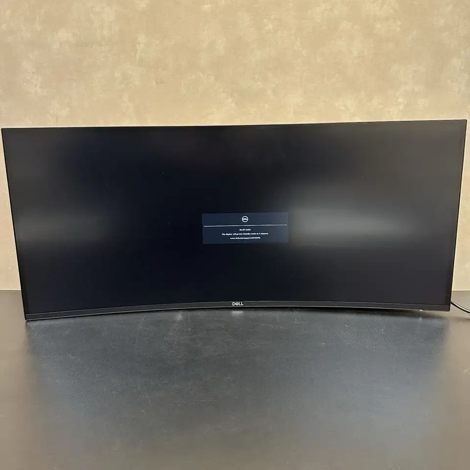 Dell Ultrasharp 34 Curved Thunderbolt Hub Monitor, фотография 1