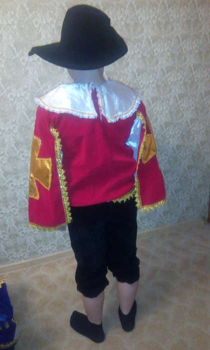 Продам новогодний костюм 