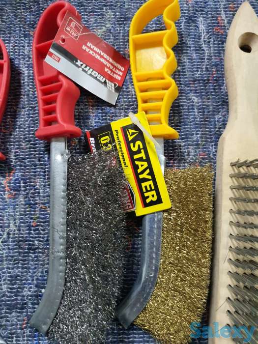 Щетка металлическая оцинкованная, дерев и пластиковая ручка MATRIX, фотография 6