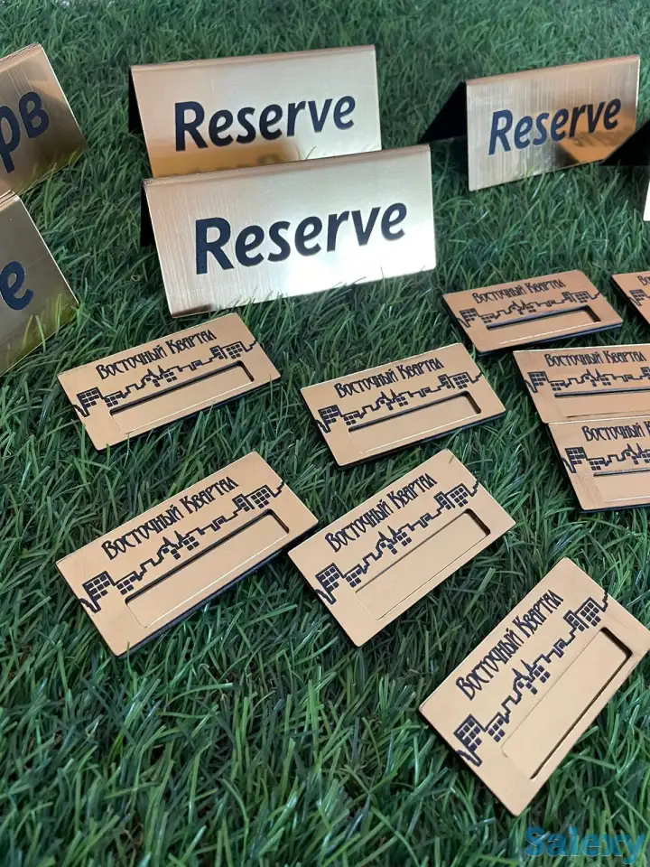 Изготовление бейджев с гравировкой, фотография 1