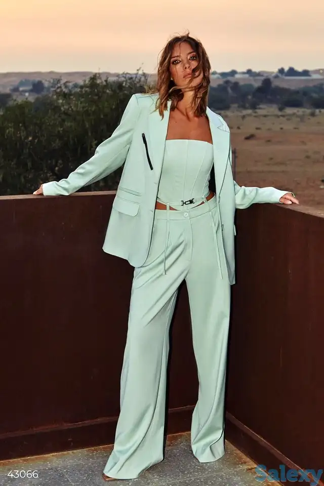 Свободный жакет зеленого оттенка, фотография 1