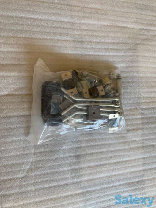 Комплект фурнитуры на задние ворота фургона с рукояткой Пруткового типа Эконом, фотография 3