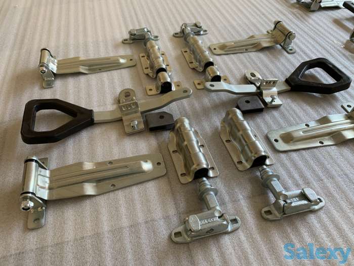 Комплект фурнитуры на задние ворота фургона с рукояткой Дельта малая d-22 ., фотография 2