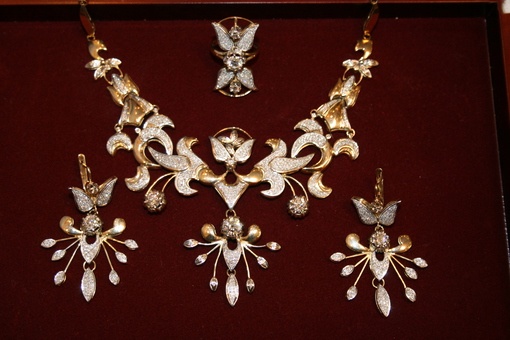 Бриллиантовый гарнитур, фотография 1