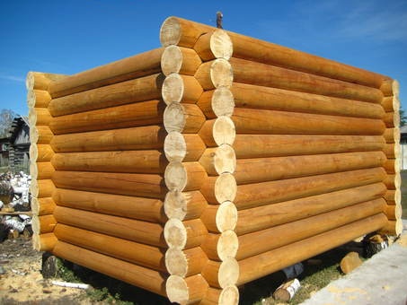 Сруб из оцилиндрованного бревна., фотография 2