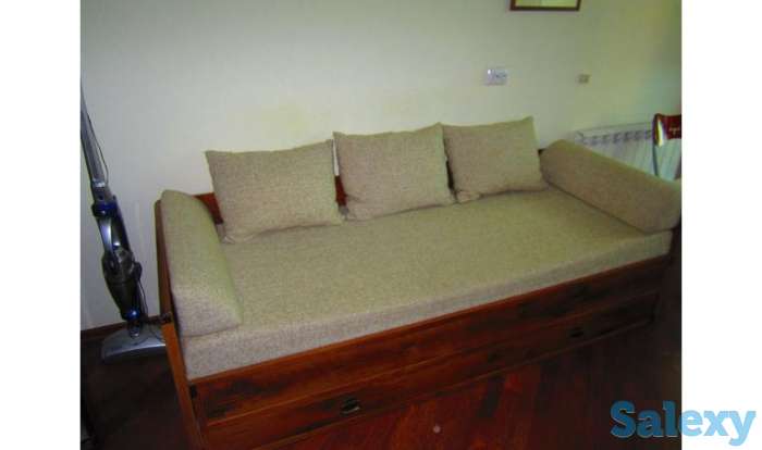 Отдам бесплатно для нуждающим раскладной диван-тахту 