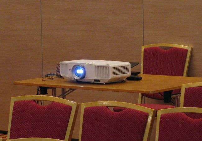 Прокат проектора 5000 люмен. Для дневных мероприятий. , фотография 1