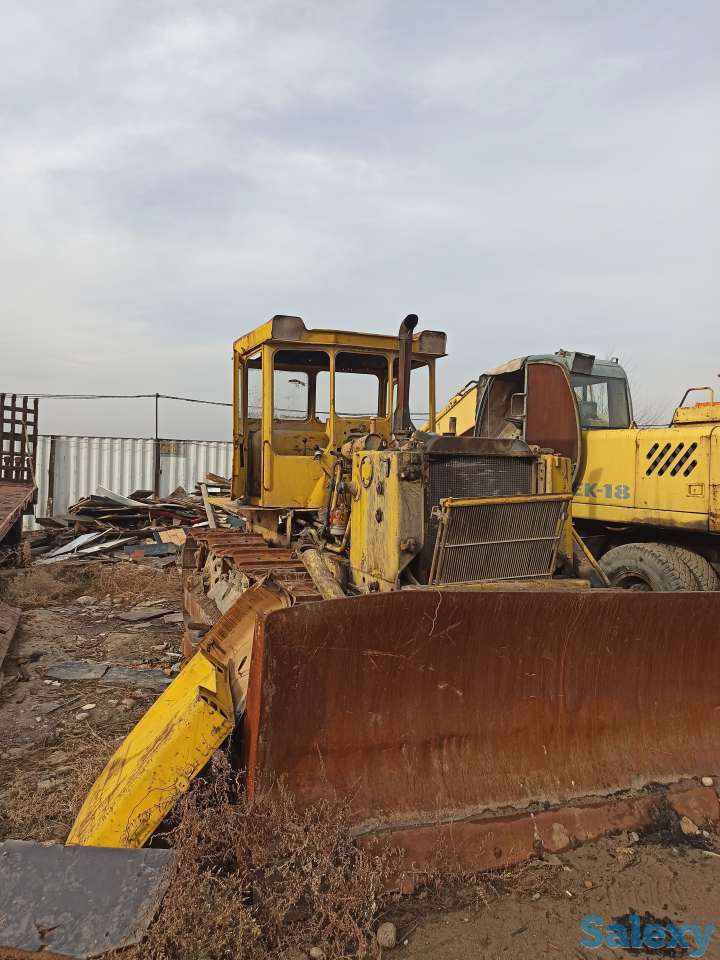 Продам Бульдозер на базе гусеничного трактора. Все вопросы по номеру телефона, фотография 1