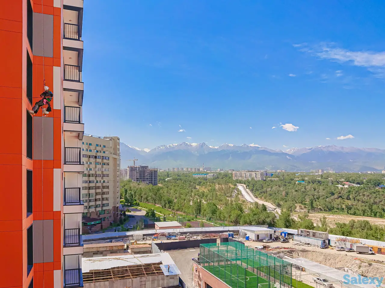 Высотный клининг / Мойка фасада / Мойка окон / Высотные работы / Промышленный альпинизм /Альпинисты, фотография 3