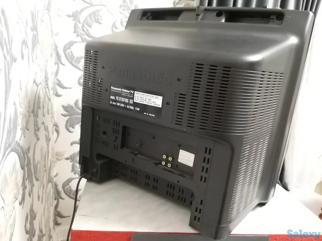 Телевизор с встроенным видиомагнитофоном, фотография 3