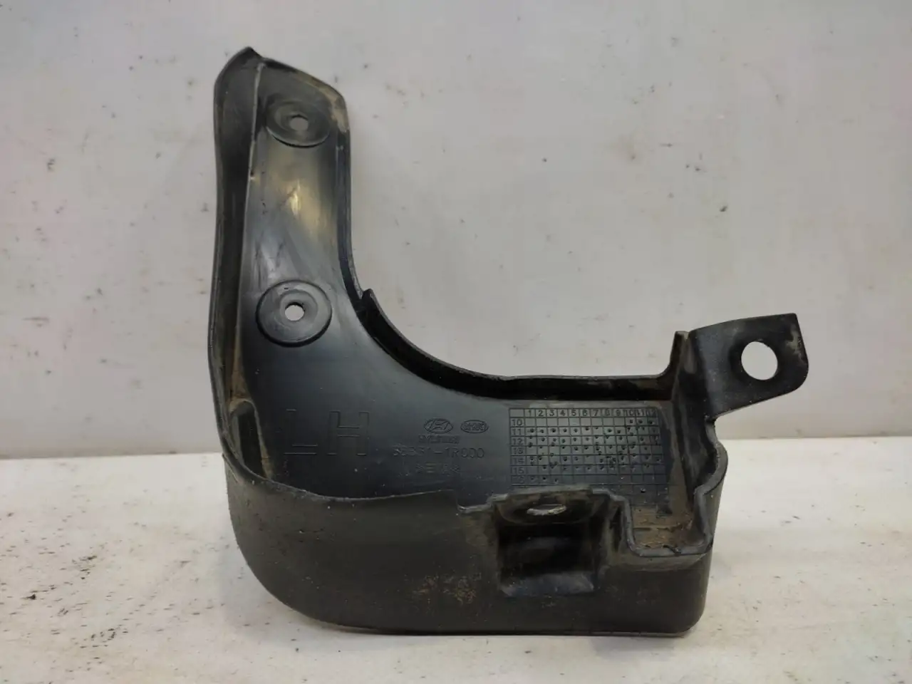 Брызговик передний левый Hyundai 86831-1R000, фотография 1