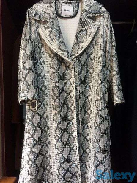 ПЛАЩ-Тренч STAND STUDIO со змеиным принтом Франция, фотография 1