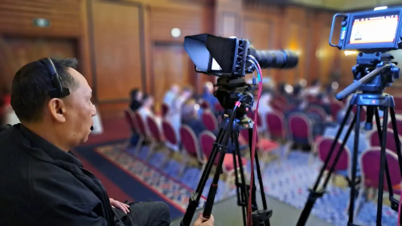 Услуги видеосъемки и трансляции на экраны с одной или нескольких профессиональных камер., фотография 7