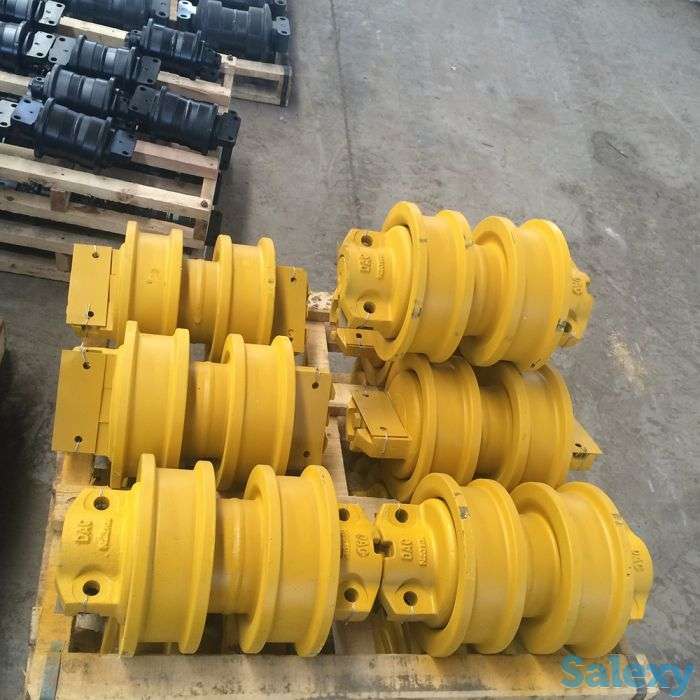 81N811010 HYUNDAI Каток опорный Hyundai R320LC-7A, фотография 1