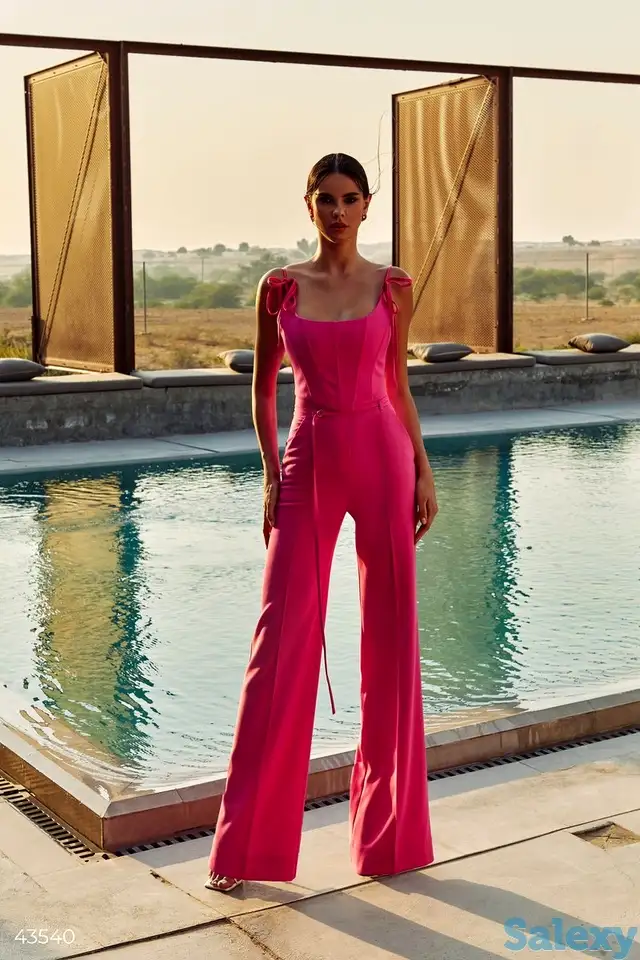 Малиновые брюки с поясом, фотография 1