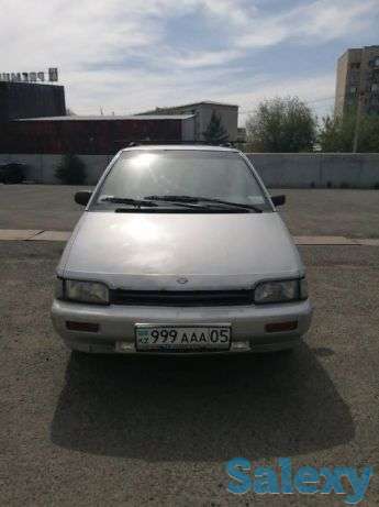 Nissan Prairie, фотография 1