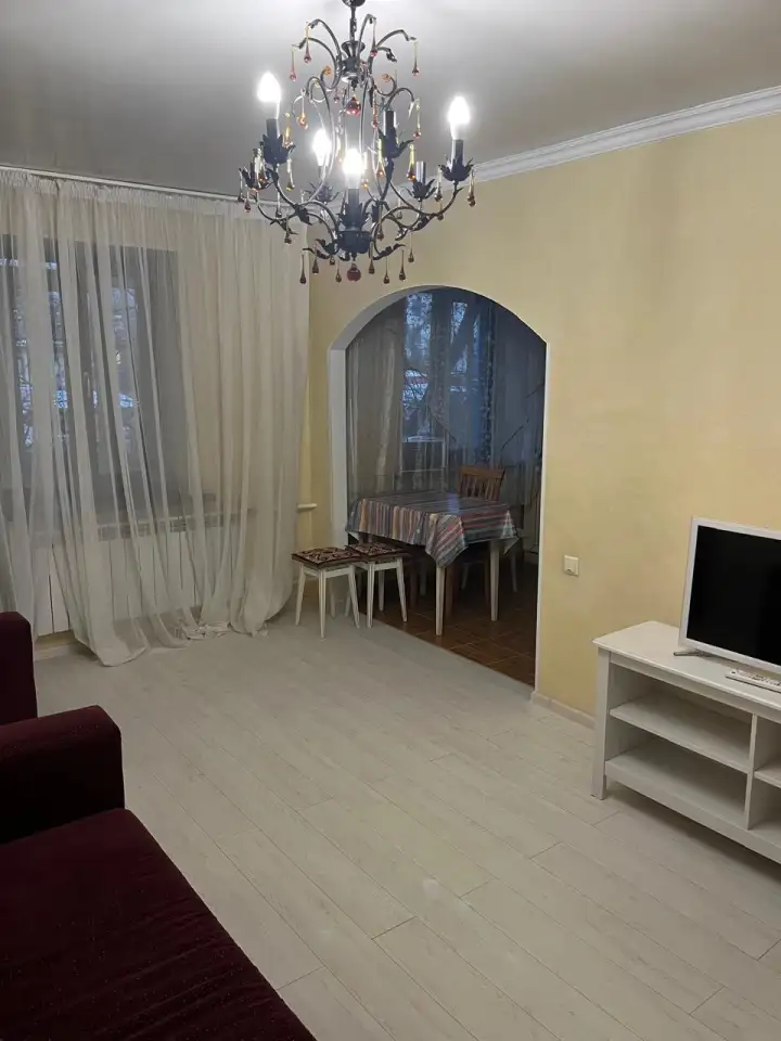 Сдаю 3-х комн. квартиру в центре Алматы, Панфилова 114, фотография 1