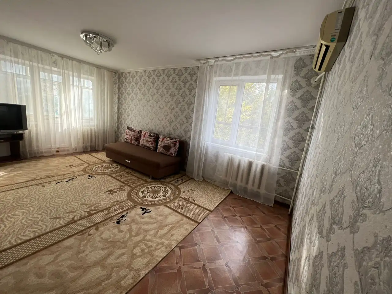 Продажа квартиры в г Уральск, фотография 1