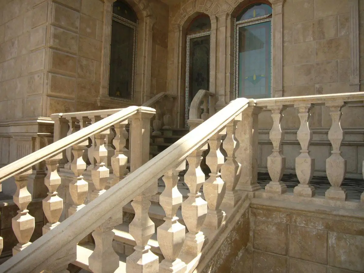 Изготовление балюстрад для лестниц на заказ. Из мрамора, гранита, травертина. Эскизы и замеры, фотография 3