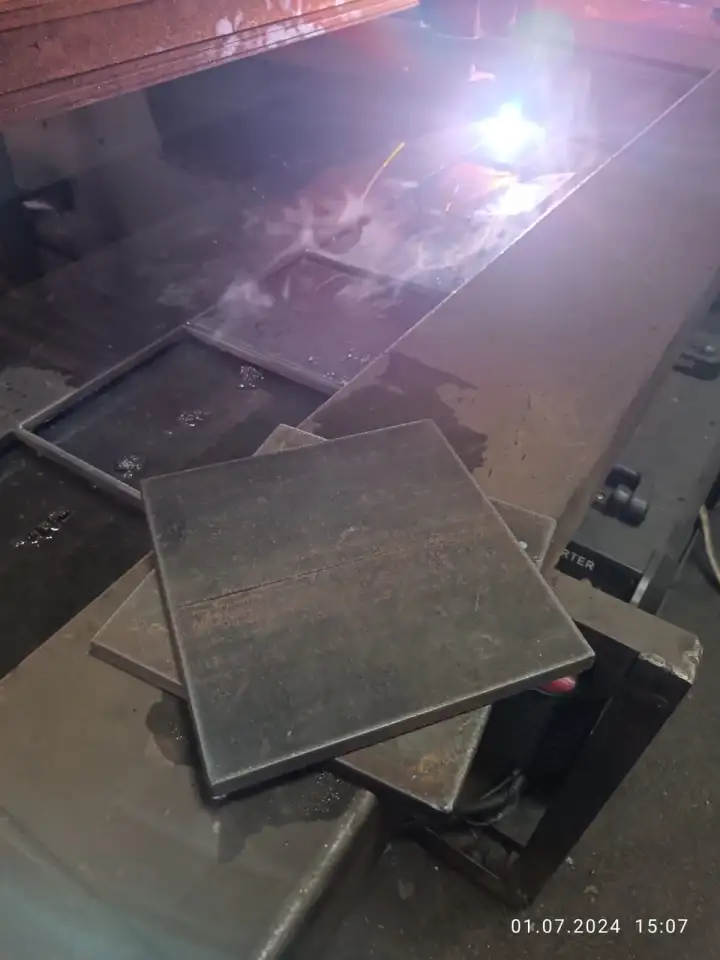 Закладные детали, анкерные болты, пластины с отверстиями раскрой металла, фотография 2