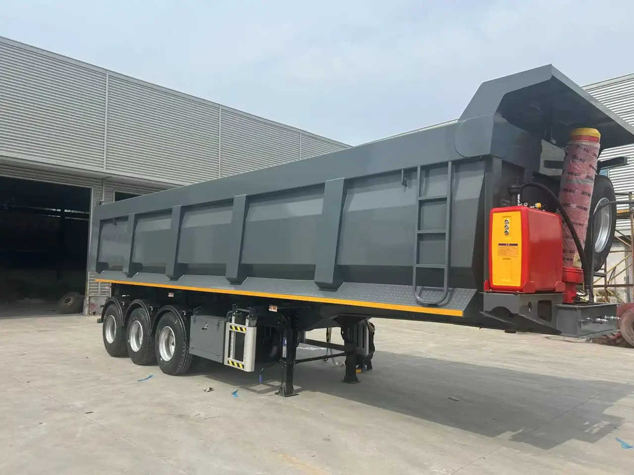 самосвальный полуприцеп, фотография 2