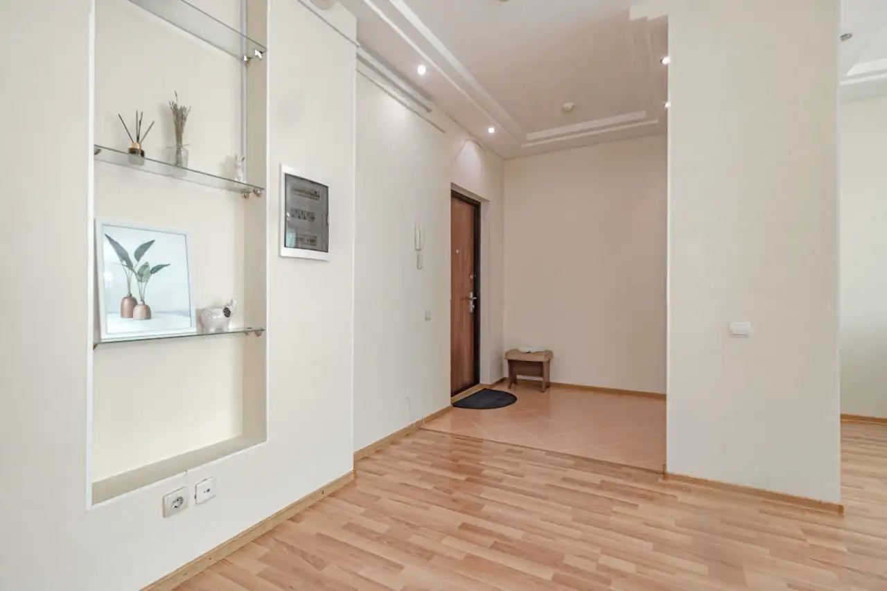 Апартаменты рядом с Байтереком, Достык 5/1, фотография 2