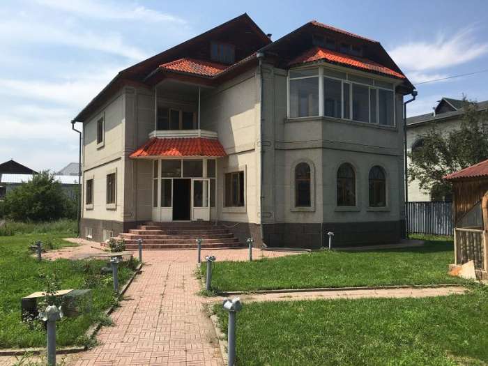 Дом 420 м, 3 этажа + цокольный этаж, фотография 1