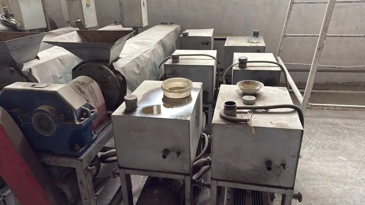 Продам станки для пройзводстава пластиковых люков, фотография 14