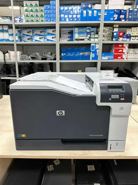 Принтер цветной лазерный HP Color LaserJet CP5225, фотография 1