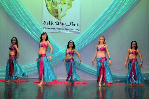 Восточные и эстрадные костюмы, фотография 2