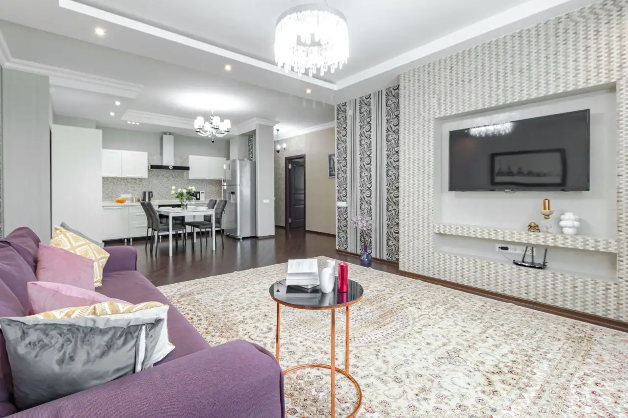 Апартаменты с Видом на Байтерек, Достык 5/2, фотография 1