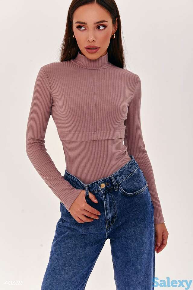 Пудровый боди с воротником стойка, фотография 1