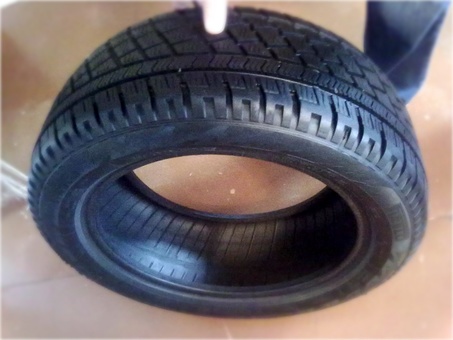 Продам низкопрофильные шины(пара) 