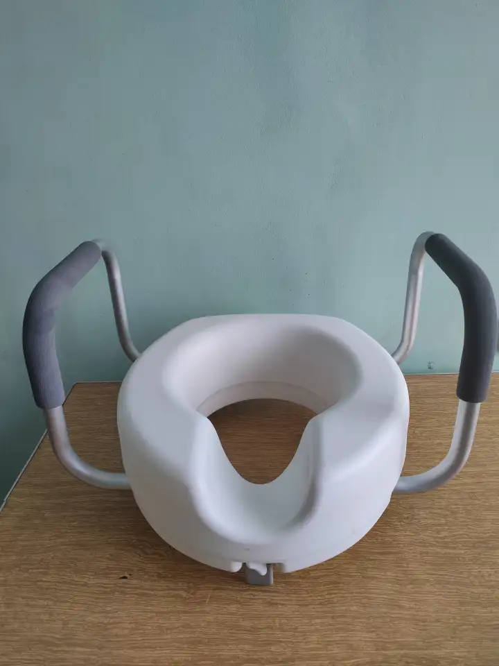 Продам санитарное устройство на унитаз для инвалидов, фотография 1