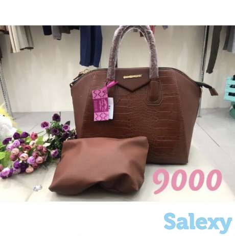 Givenchy Сумка с косметичкой, фотография 1