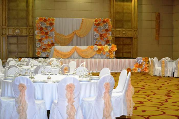 Оформление свадебных залов бумажными цветами и тканью, фотография 3