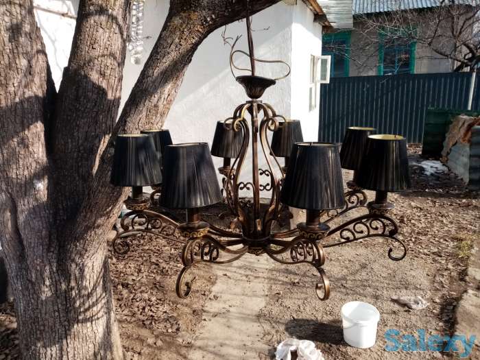 Кованная люстра для большой комнаты, фотография 1