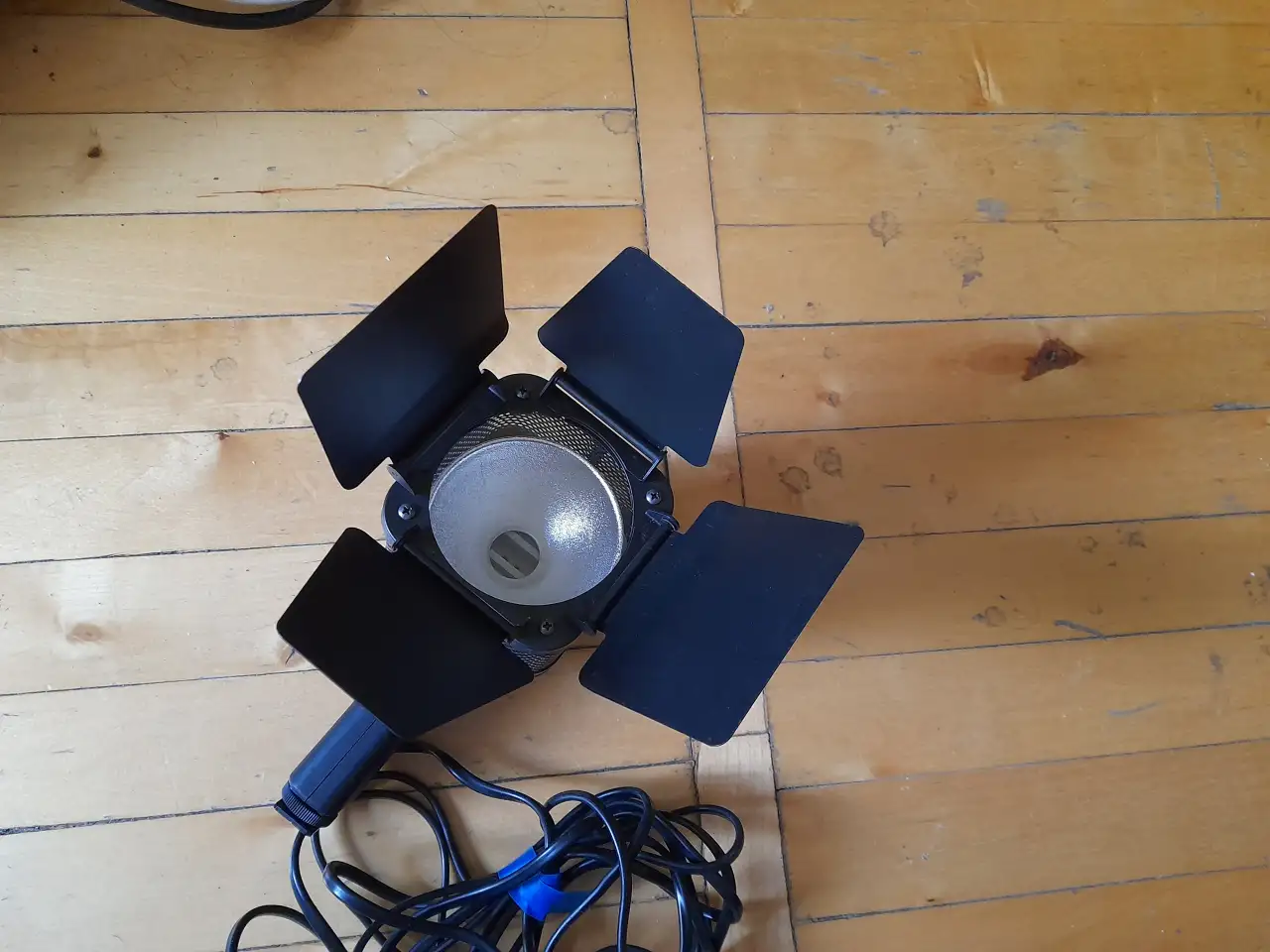 Штатив VIVANCO.  VS 242.  Осветительный прибор  VL 300. VAN, фотография 4