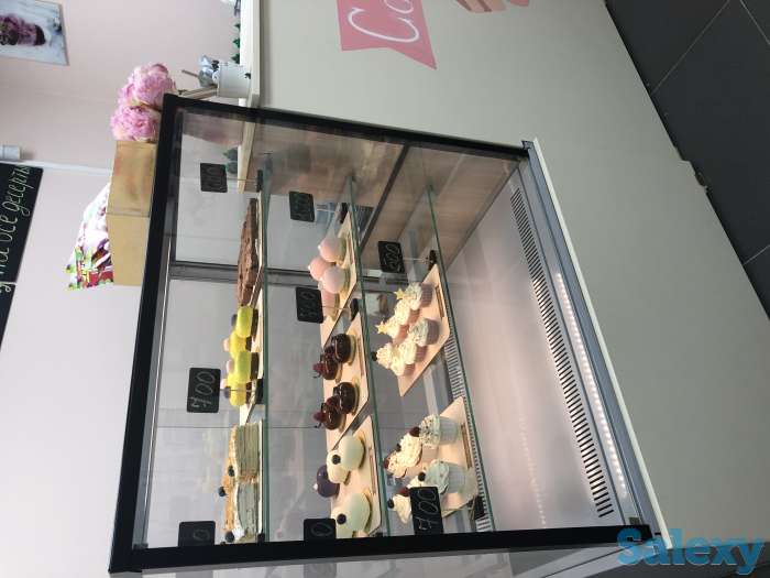 Витринный холодильник, фотография 1