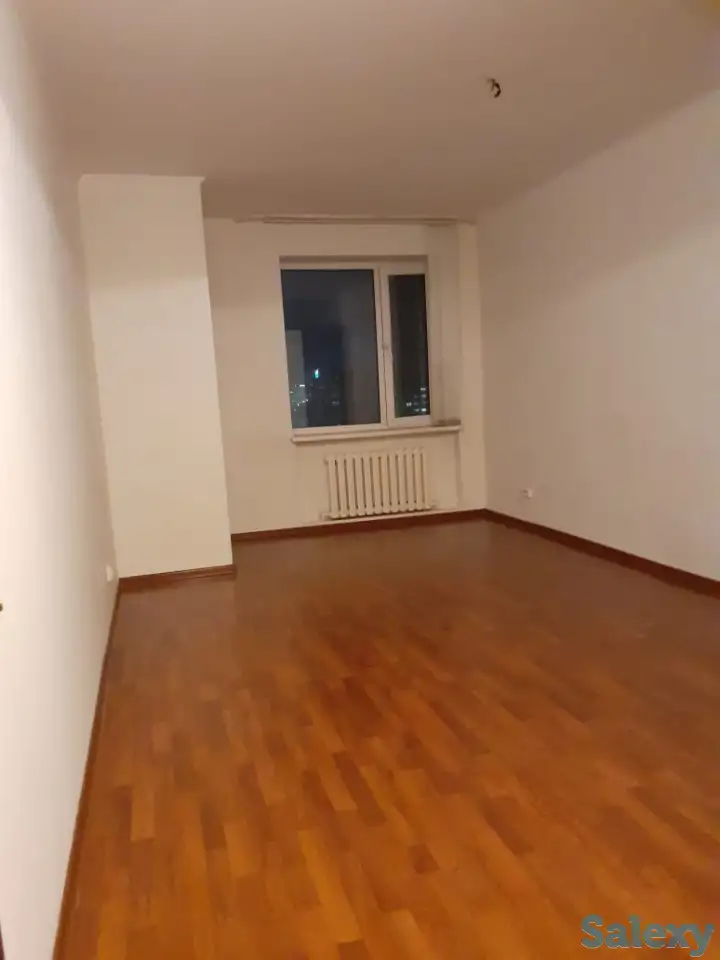 продам 4-комнатную квартиру с хорошим ремонтом в хорошем районе, фотография 3